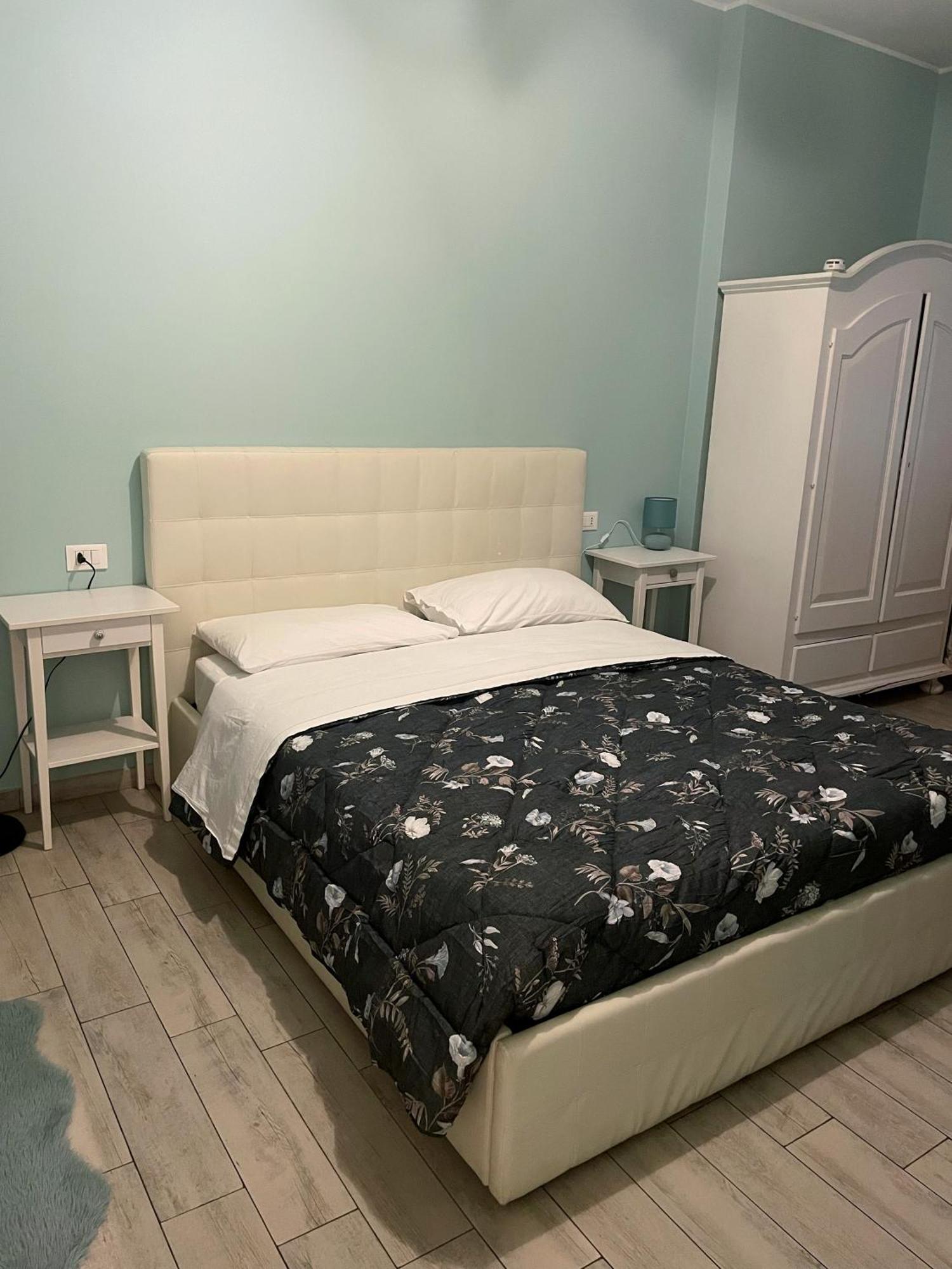 Alla Scaletta - Stanze Con Bagno Privato E Wifi A Pochi Passi Dal Duomo Mirandola Exterior photo